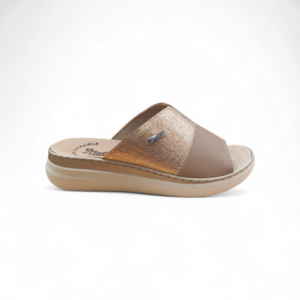 Γυναικεία δερμάτινη παντόφλα 3ROSE 409 μπεζ χρώμα